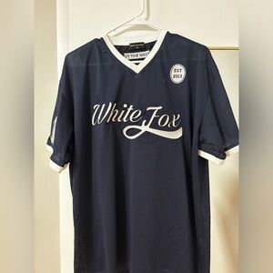 White fox jersey 
Navy blue 
S/M